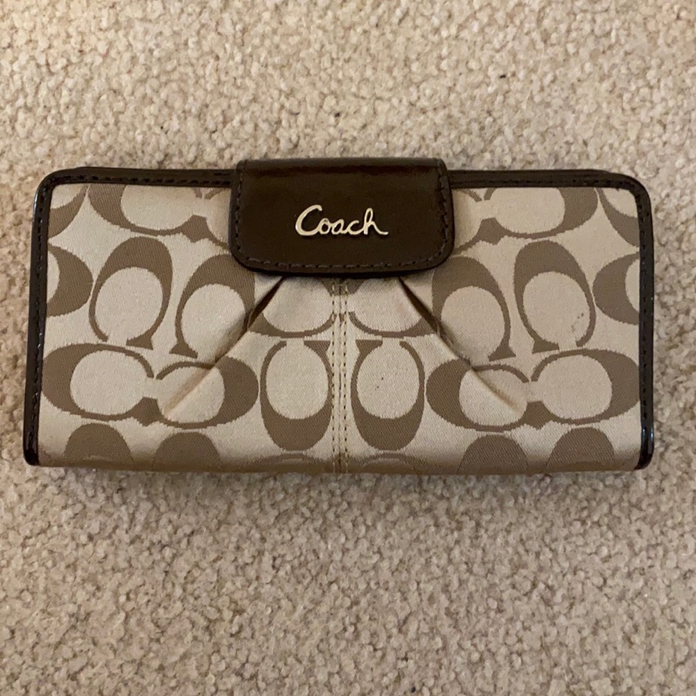 Beautiful coach wallet